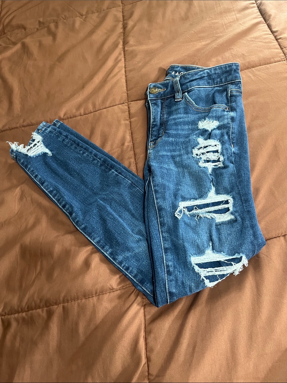 American Eagle Outfitters Women's Distressed Dark Blue Ankle Jeans